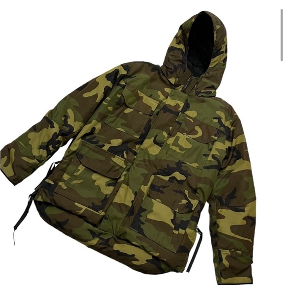 Canada Goose Camouflage Jacket - Picture 2 of 14